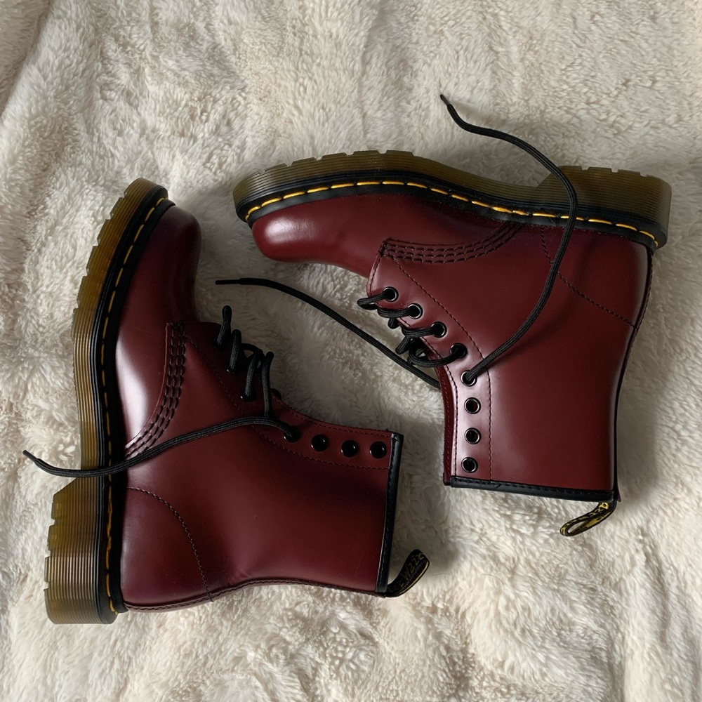 Doc Martens Dr. Martens Womens Size 6 1460 SMOOTH LEATHER LACE UP BOOTS